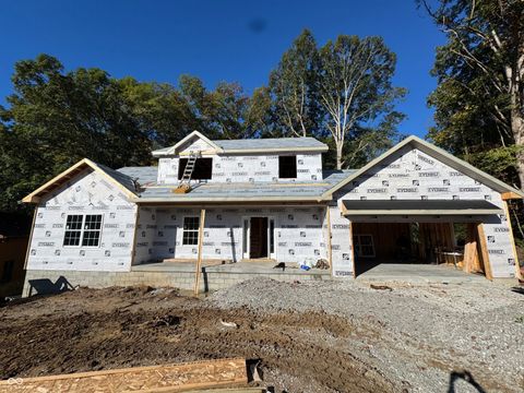 Photo of 404 Jefferson Valley, Coatesville, IN 46121 (MLS # 22069019)