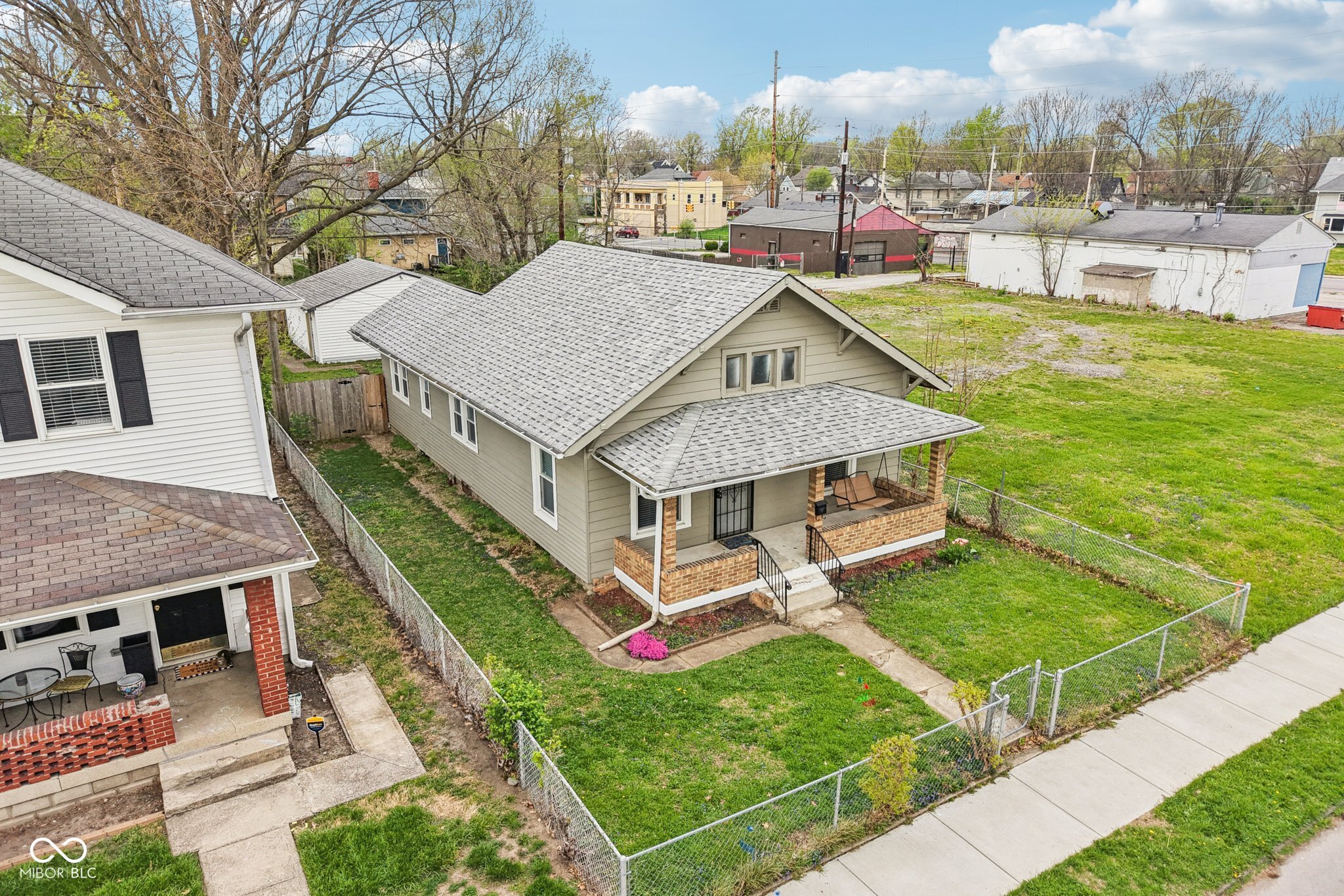 2942 Mac Pherson Avenue