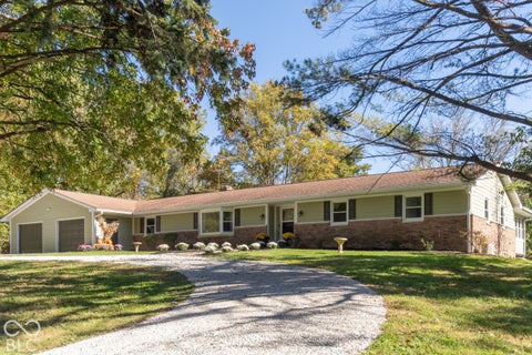Photo of 15647 Westfield BLVD, Carmel, IN 46033 (MLS # 22128608)