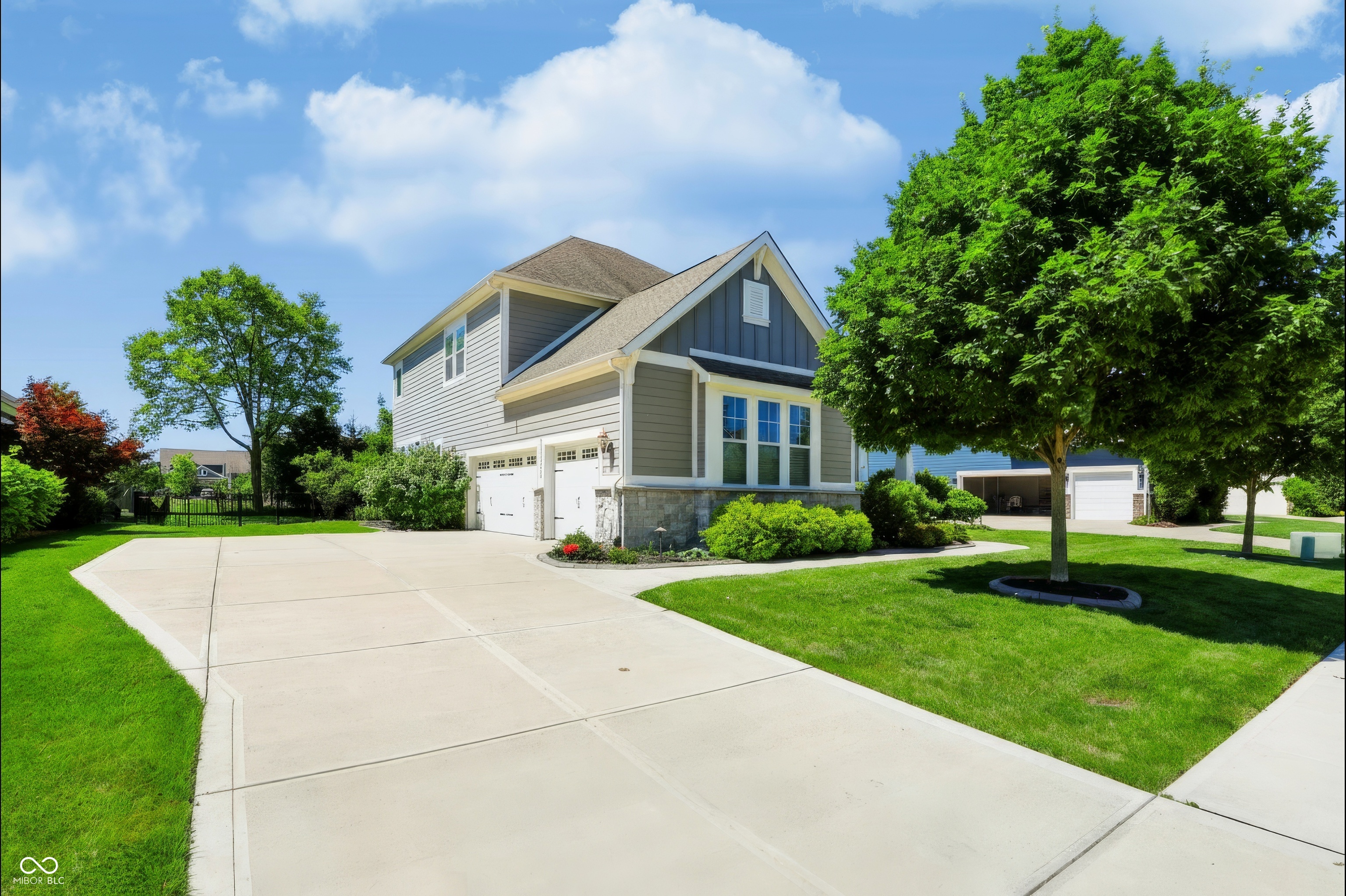 3561 Shady Lake Drive