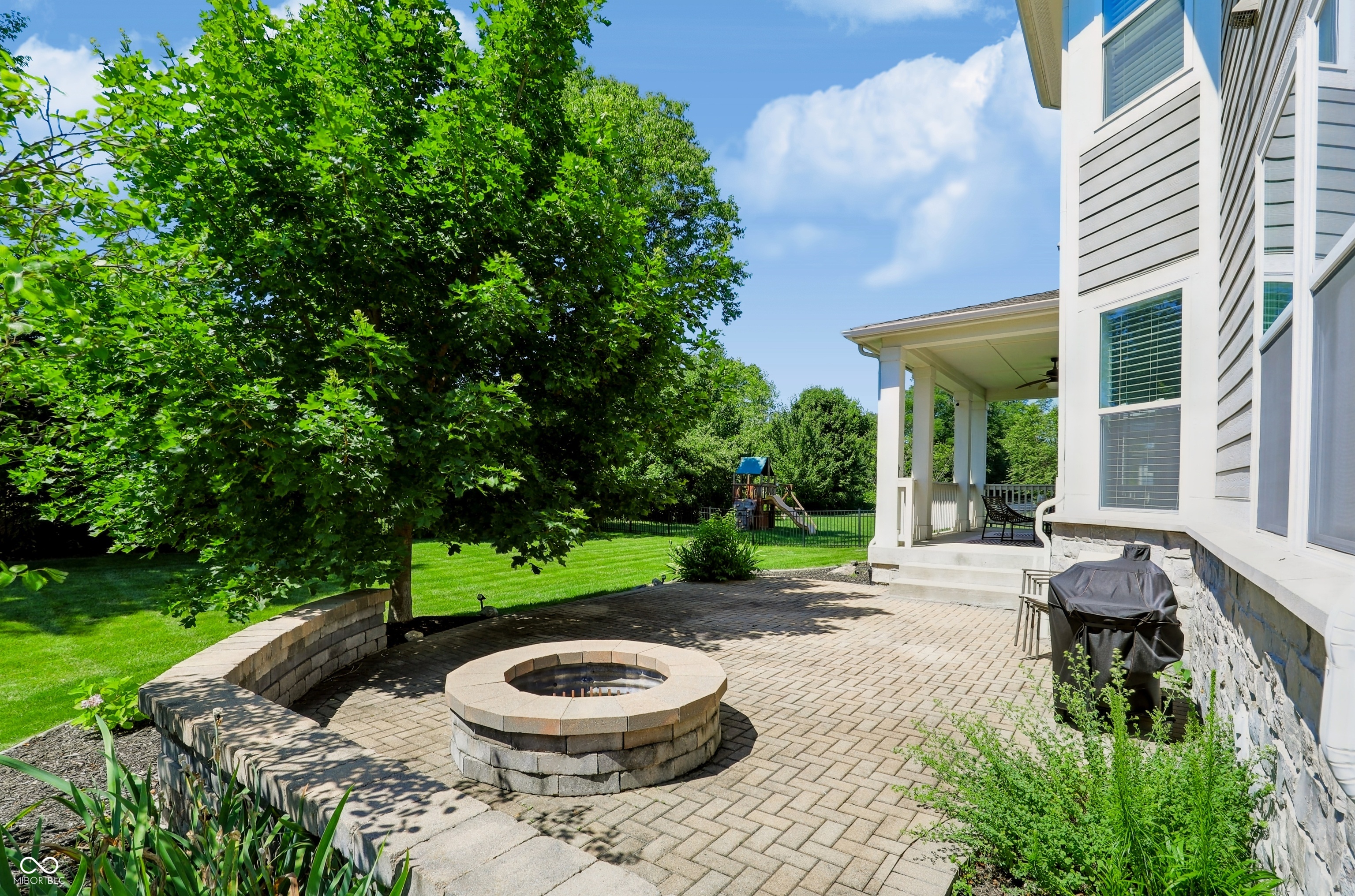 3561 Shady Lake Drive