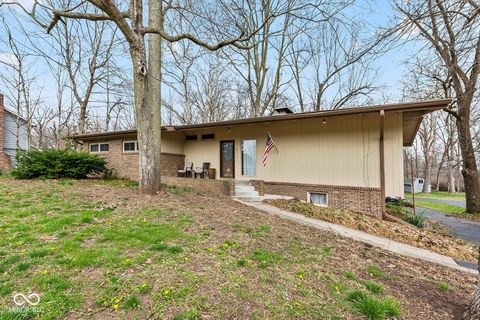 Photo of 606 Debra Lane, Indianapolis, IN 46217 (MLS # 22092492)
