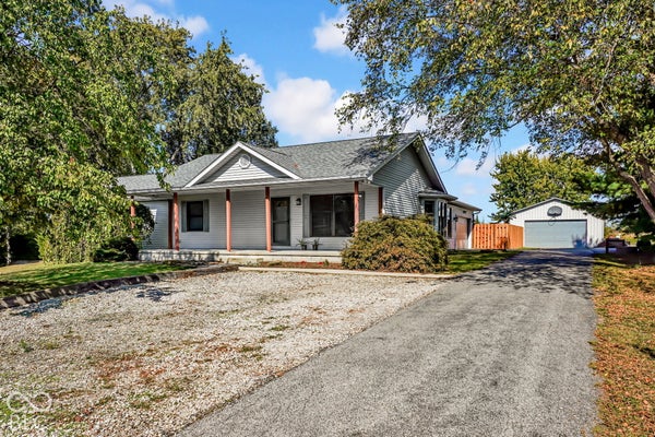 2450 W 300 S, COLUMBUS, IN 47201 - Image f0330345b341e58e6cfee018a474a330/2933369047