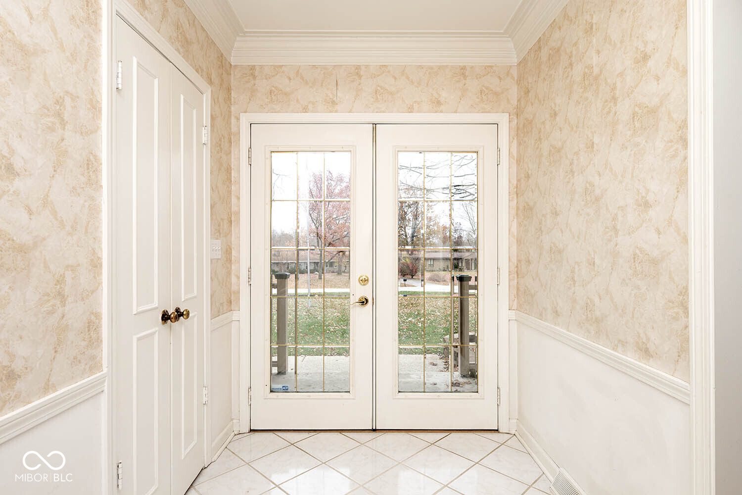 6030 N Emerson Avenue