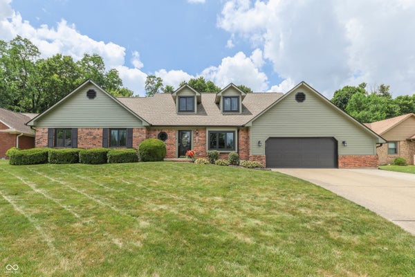 8220 FORWARD PASS RD, INDIANAPOLIS, IN 46217 - Image f046c3f1990caf97be187cbca4d6ff92/2001560341