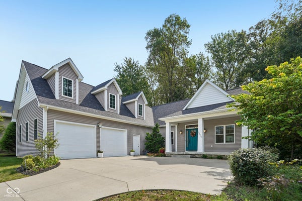 5600 TREELINE DR, COLUMBUS, IN 47201 - Image f05f6f1aa0db5fc81720d9df571eabf8/280213771