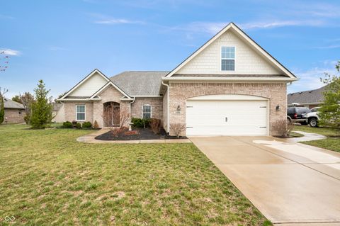 Photo of 7236 Sunset Point Drive, Indianapolis, IN 46259 (MLS # 22113210)