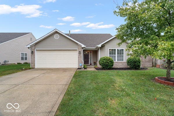 8140 BURNETT BLVD, AVON, IN 46123 - Image f072bbc000386e8dc439b5b7df66da24/554480527