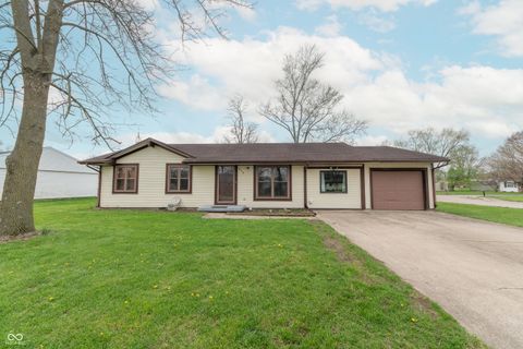 Photo of 818 Garden Avenue, Seymour, IN 47274 (MLS # 22092476)
