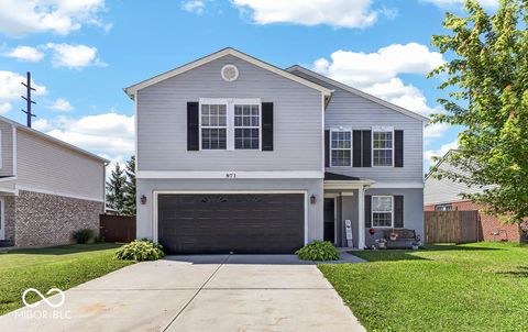 Photo of 971 Shenandoah Way, Greenwood, IN 46143 (MLS # 22109906)