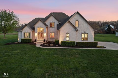 Photo of 7111 W Cub Boulevard, New Palestine, IN 46163 (MLS # 22094685)