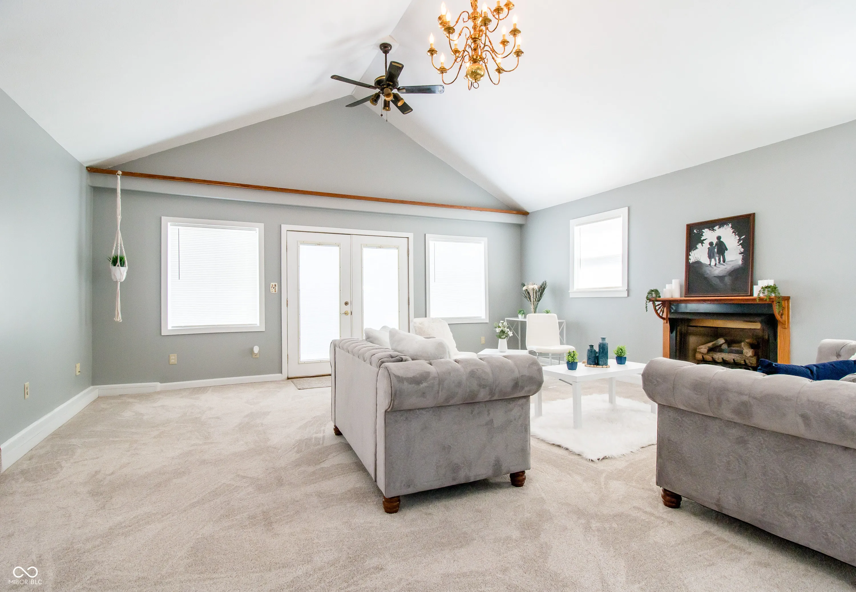 Columbus, Indiana 47201, United States, 2 Bedrooms Bedrooms, ,1 BathroomBathrooms,Residential,Pending,87761