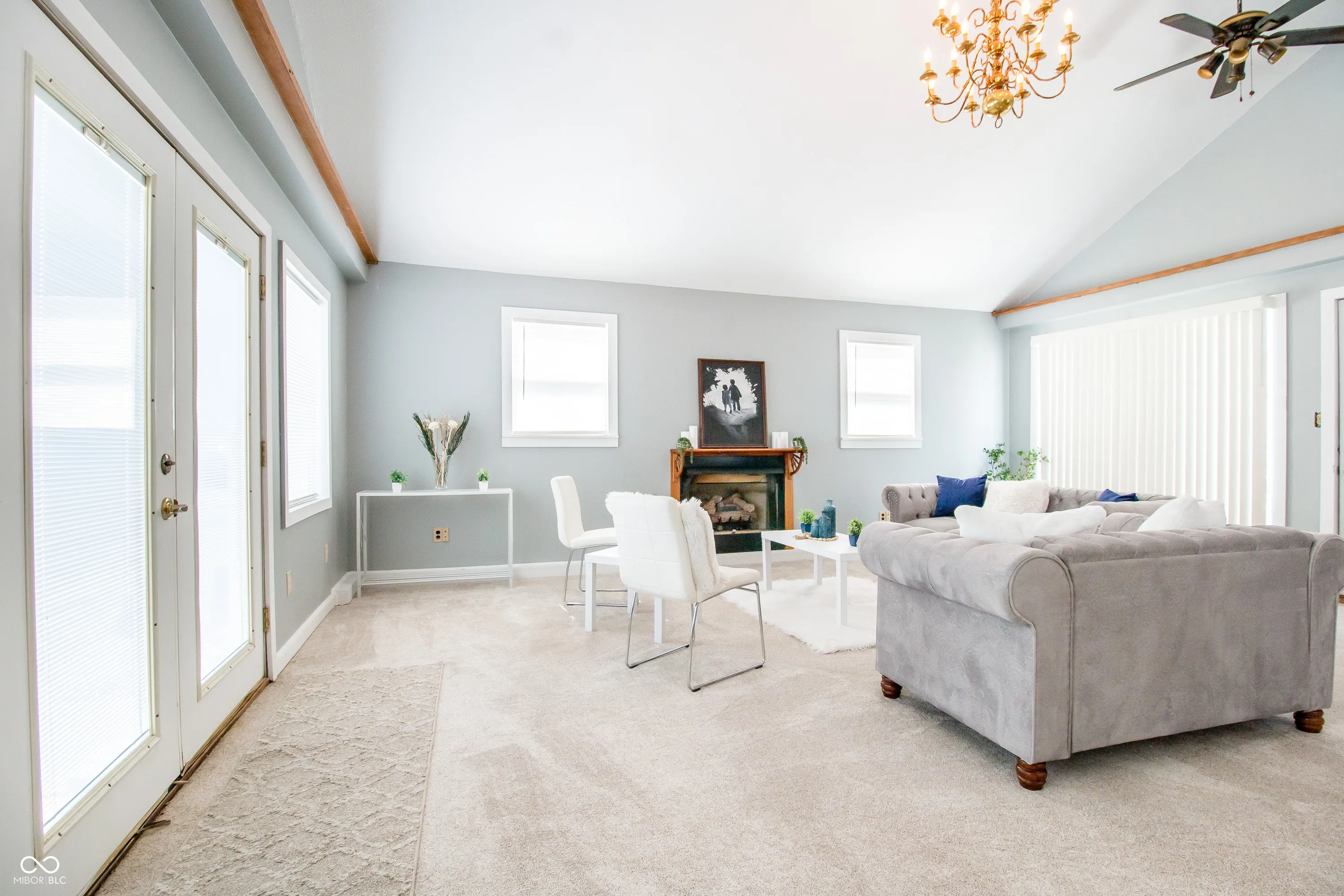 Columbus, Indiana 47201, United States, 2 Bedrooms Bedrooms, ,1 BathroomBathrooms,Residential,Pending,87761