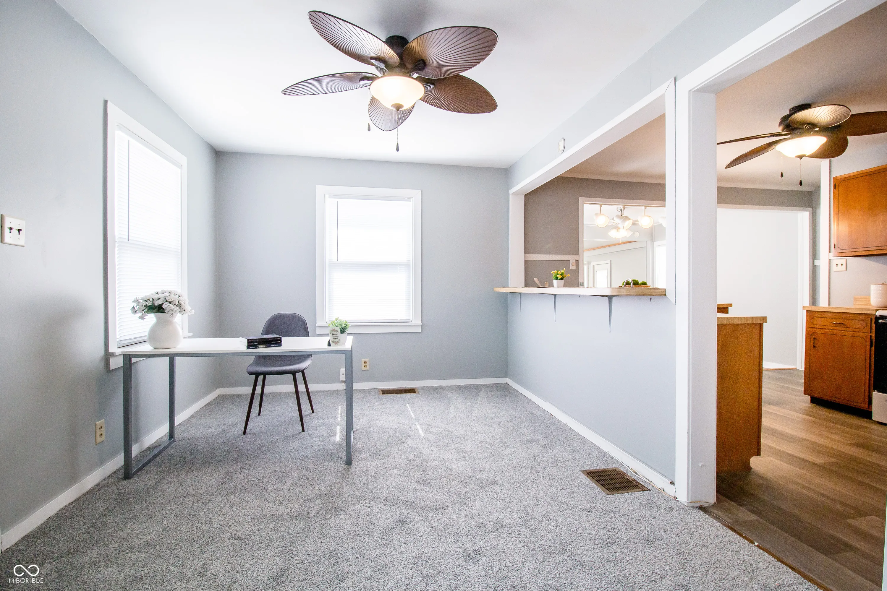 Columbus, Indiana 47201, United States, 2 Bedrooms Bedrooms, ,1 BathroomBathrooms,Residential,Pending,87761