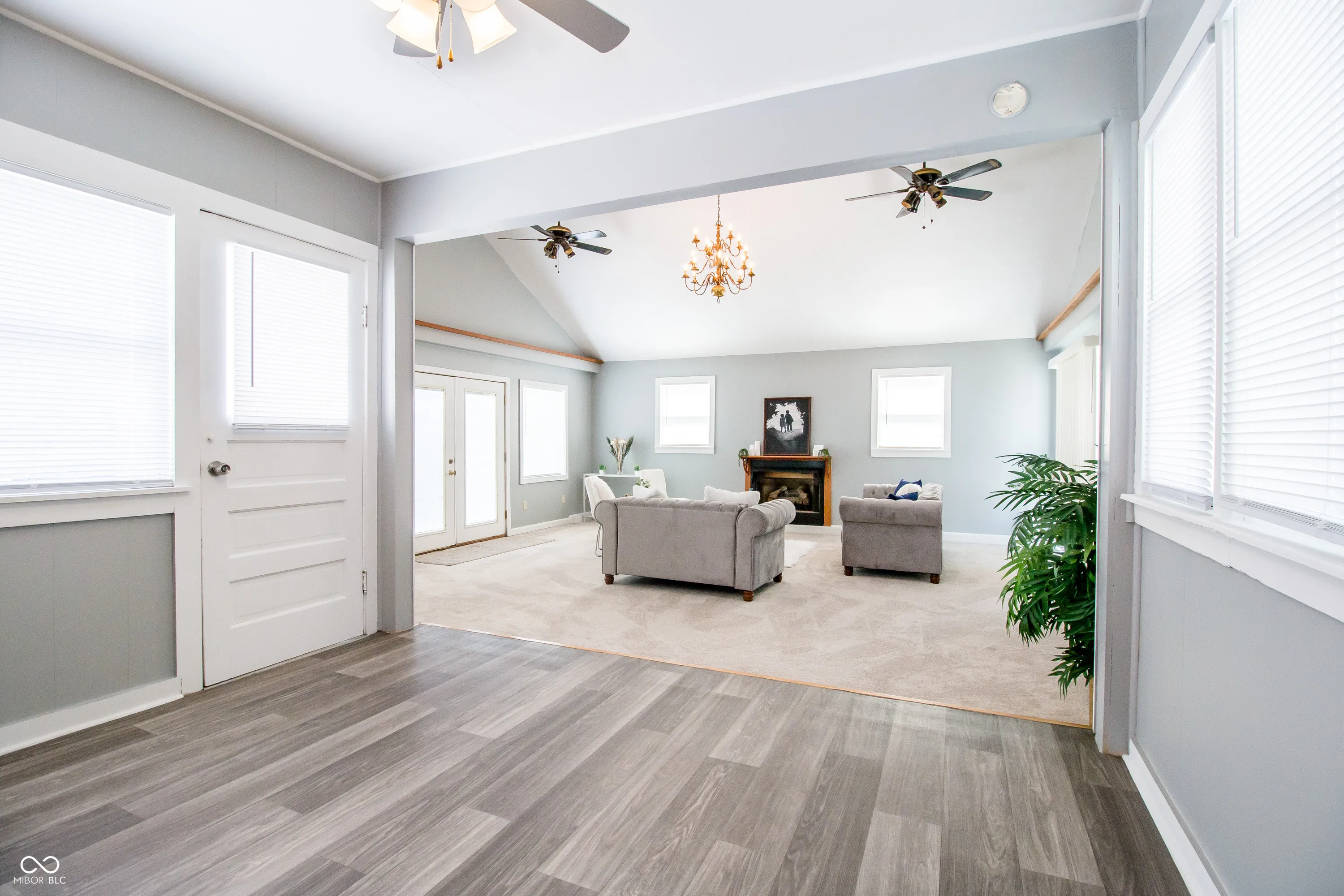 Columbus, Indiana 47201, United States, 2 Bedrooms Bedrooms, ,1 BathroomBathrooms,Residential,Pending,87761