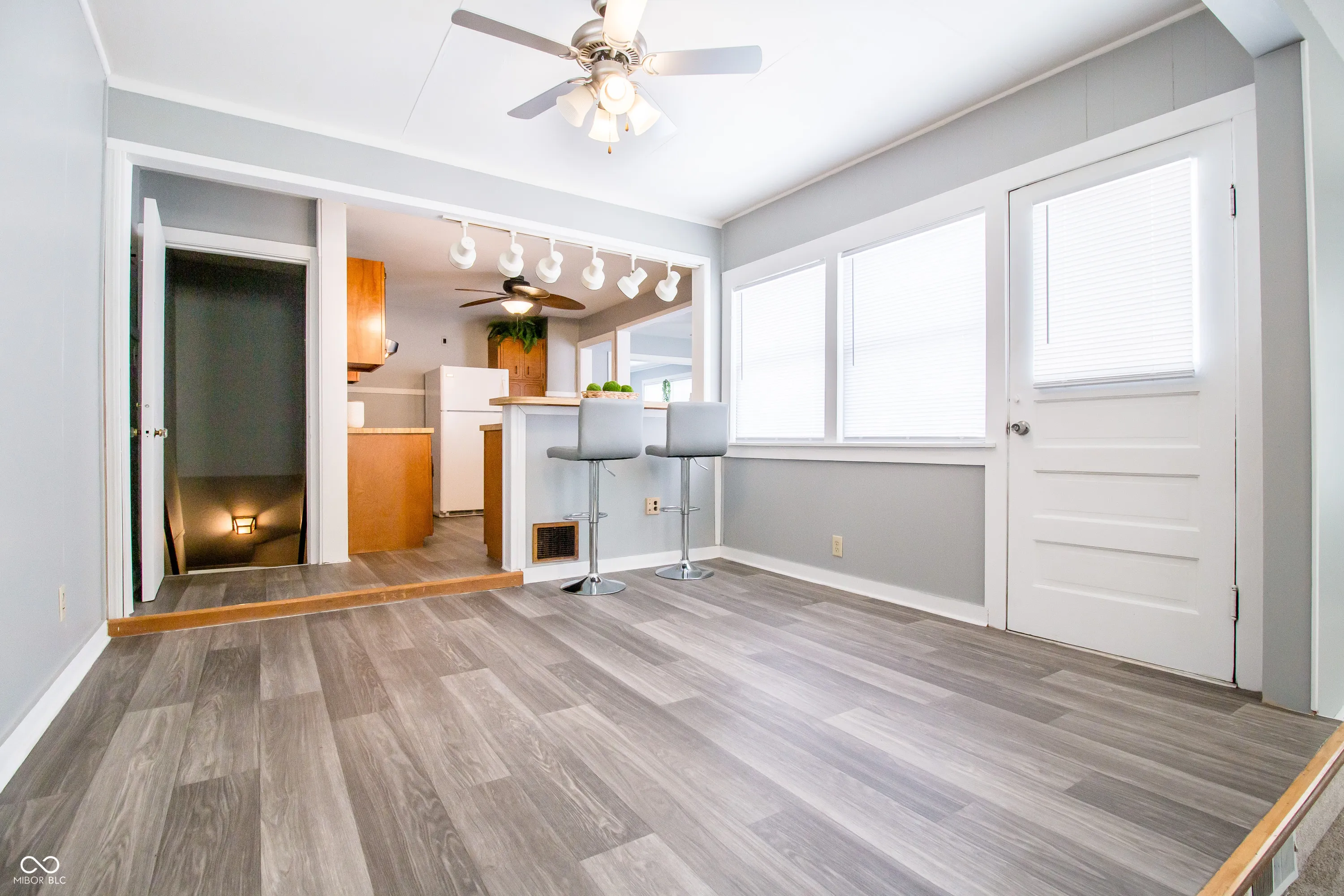 Columbus, Indiana 47201, United States, 2 Bedrooms Bedrooms, ,1 BathroomBathrooms,Residential,Pending,87761