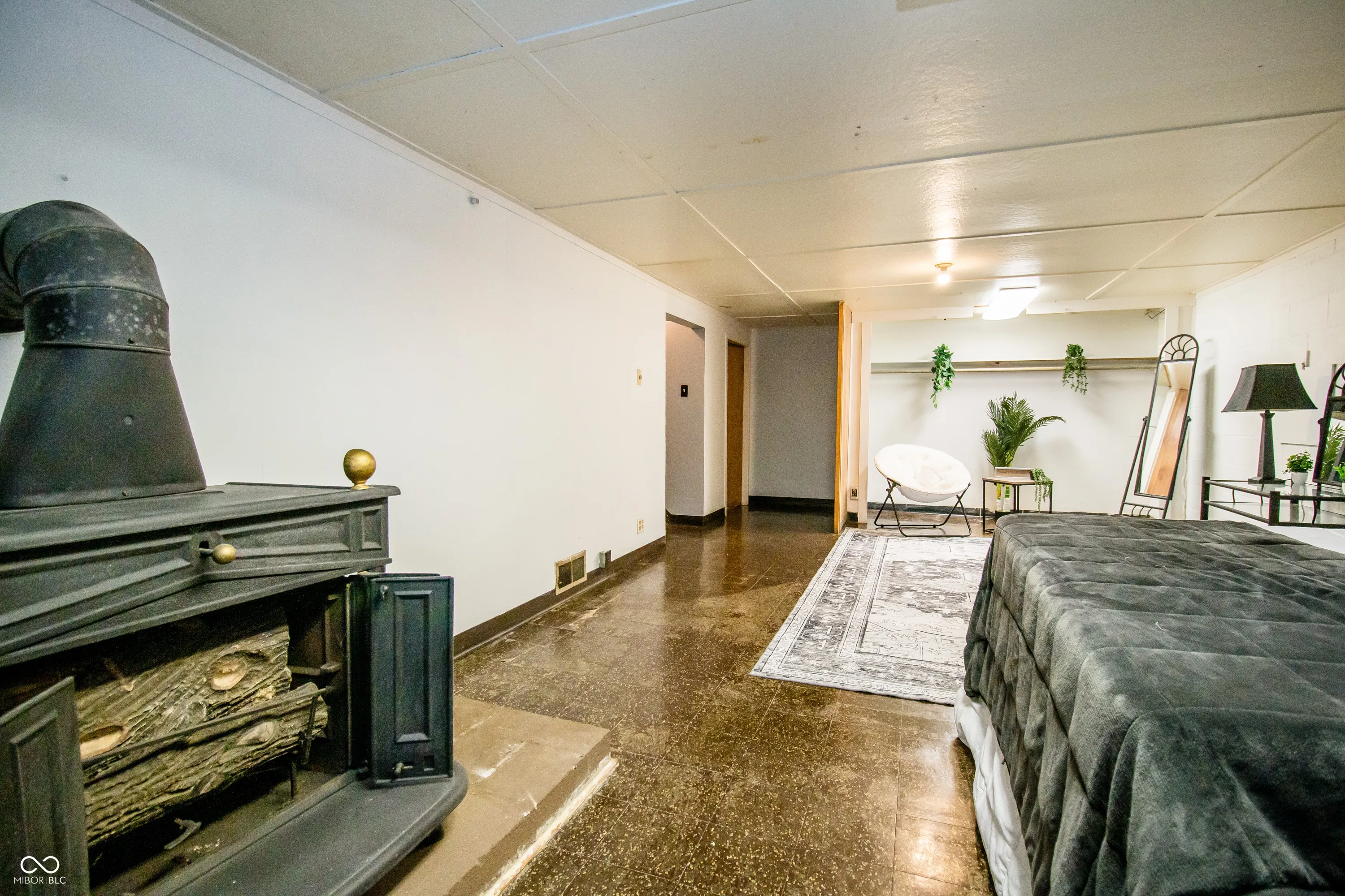 Columbus, Indiana 47201, United States, 2 Bedrooms Bedrooms, ,1 BathroomBathrooms,Residential,Pending,87761