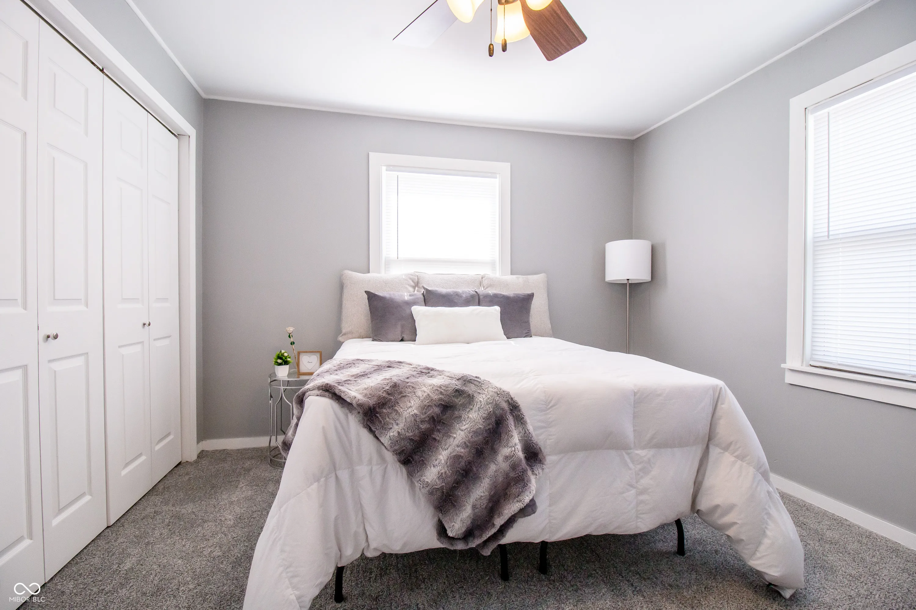 Columbus, Indiana 47201, United States, 2 Bedrooms Bedrooms, ,1 BathroomBathrooms,Residential,Pending,87761