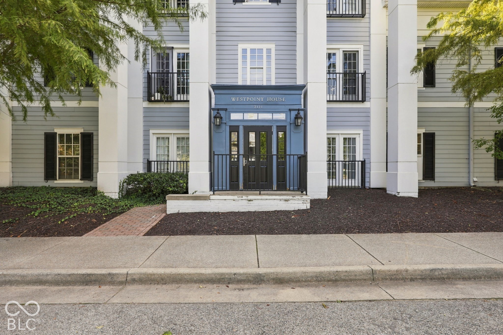2121 Grenville Street 3A