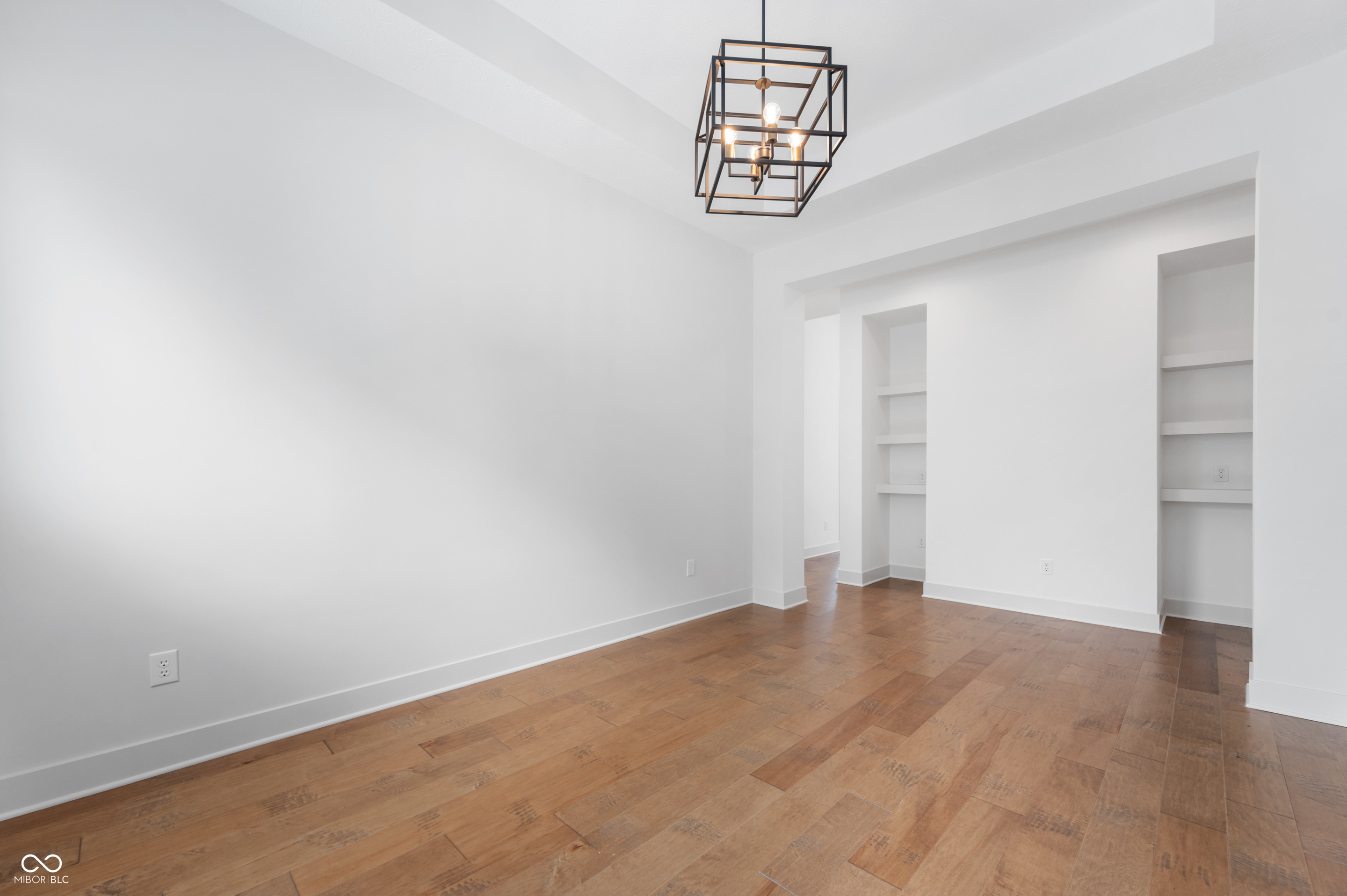 19832 Chatsworth Boulevard