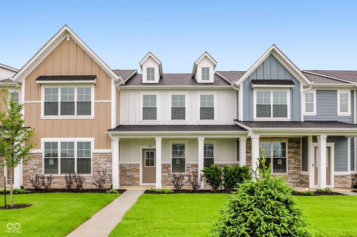 Photo 1 of 27 — 2702 Smith Road, Plainfield, IN 46168