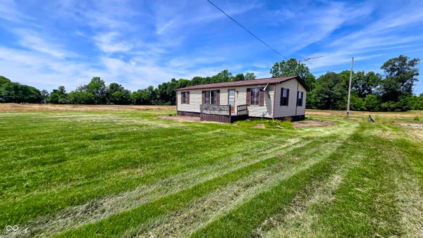 19205 MICHIGAN RD, MARYSVILLE, IN 47141 - Image f14191bca1c361dc670d2e5f3a2959f9/2930009289