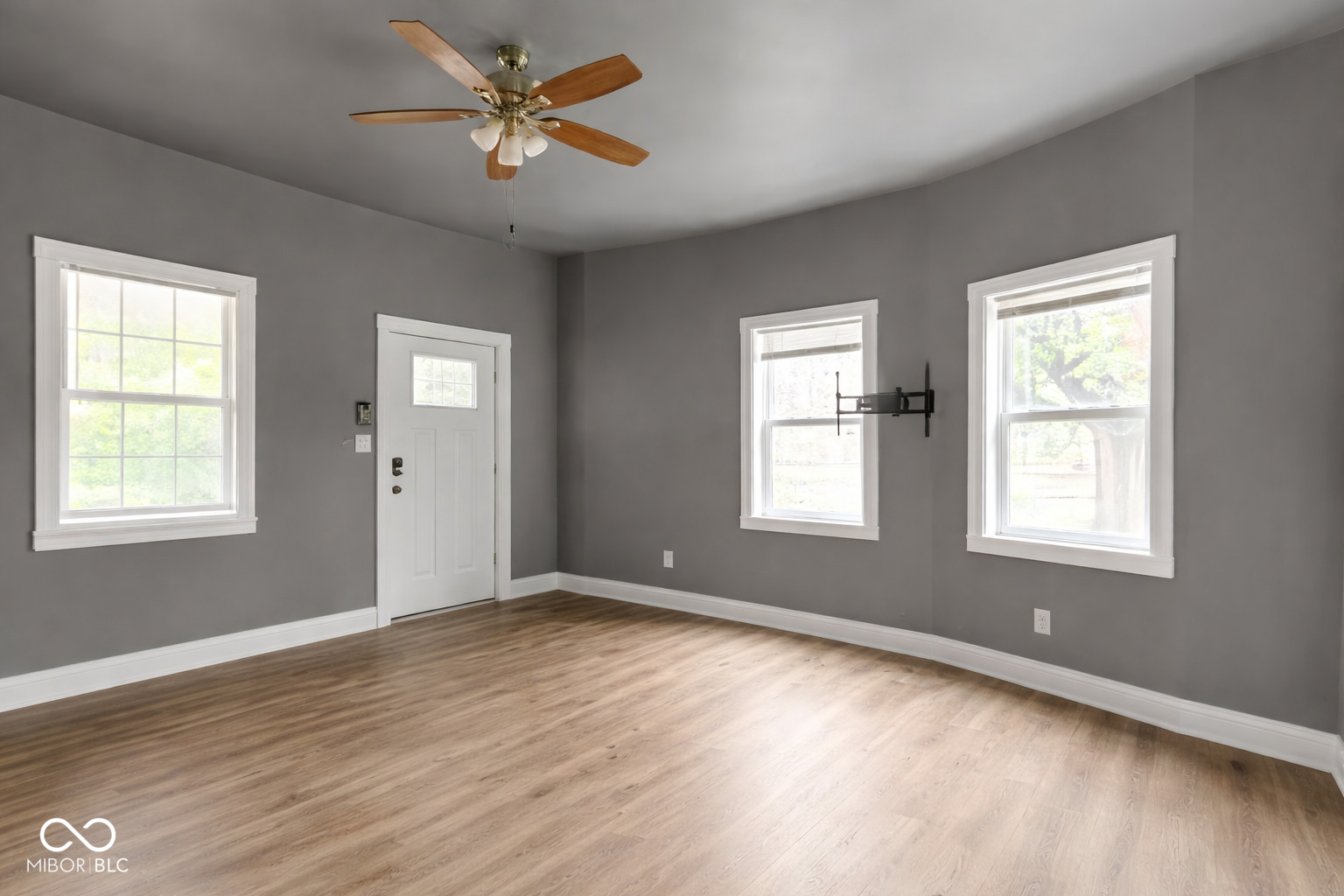 448 N State Avenue SE