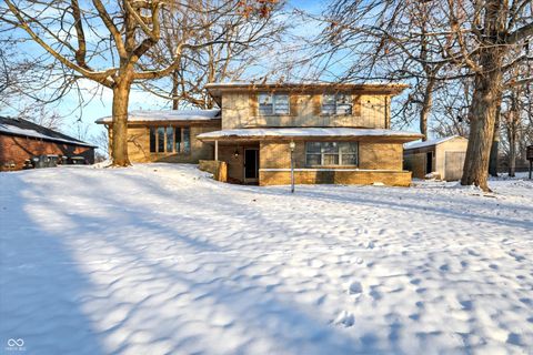 Photo of 826 Yorkshire Road, Anderson, IN 46012 (MLS # 22076045)