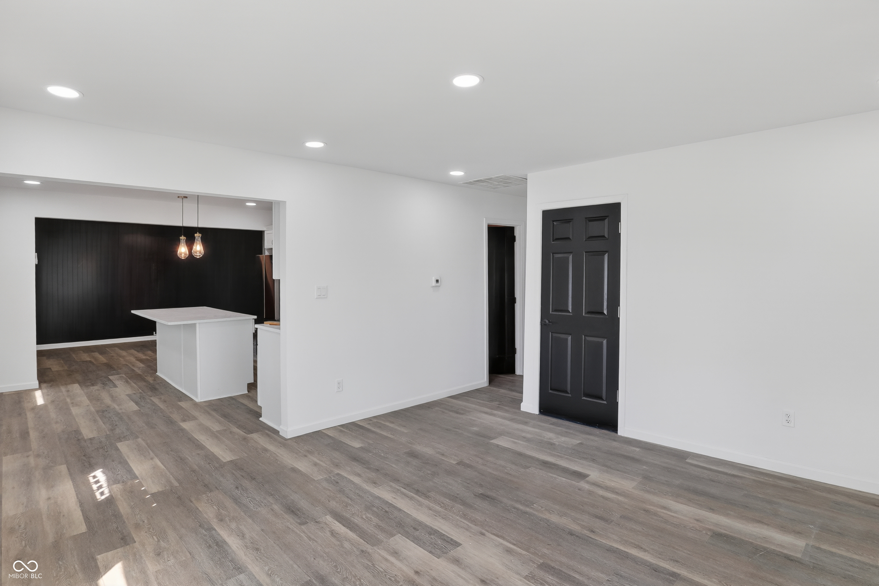 2745 Caroline Avenue