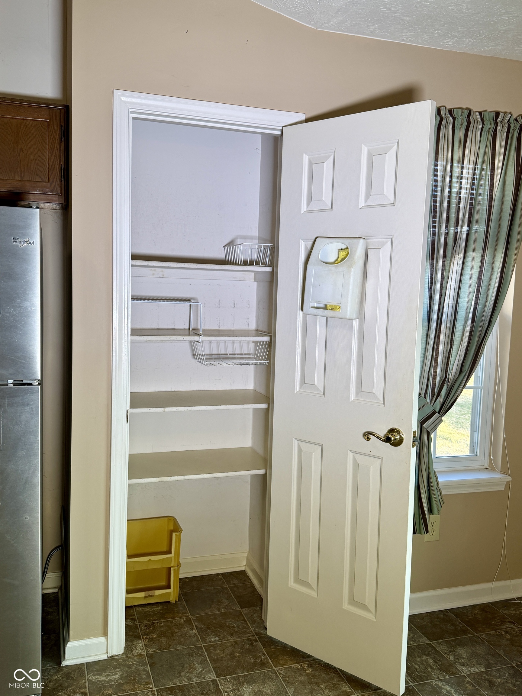 1019 E Killian Drive