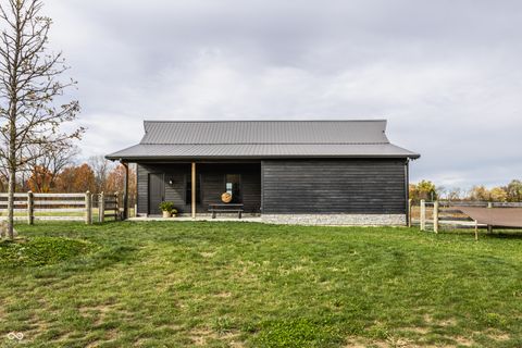 Photo of 440 S 800 E, Zionsville, IN 46077 (MLS # 22056179)