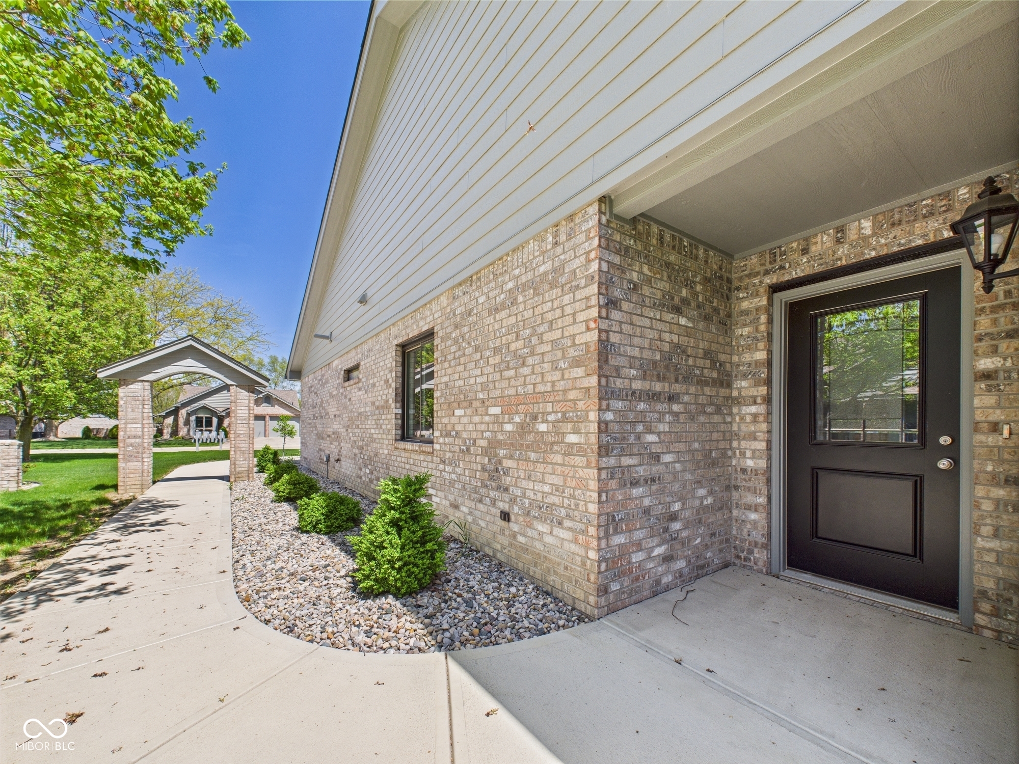 2327 Mimosa Lane