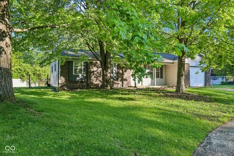 Photo of 1412 Wolf Court, Indianapolis, IN 46229 (MLS # 22099331)