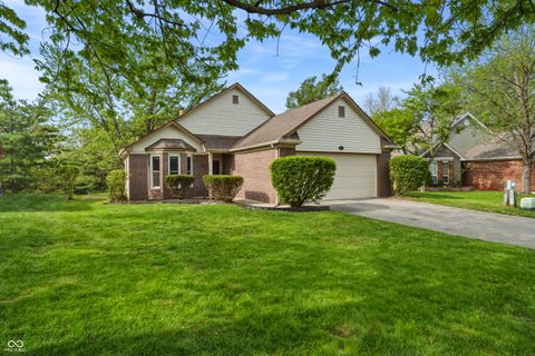 Photo of 7615 Trophy Club Drive S, Indianapolis, IN 46214 (MLS # 22095116)