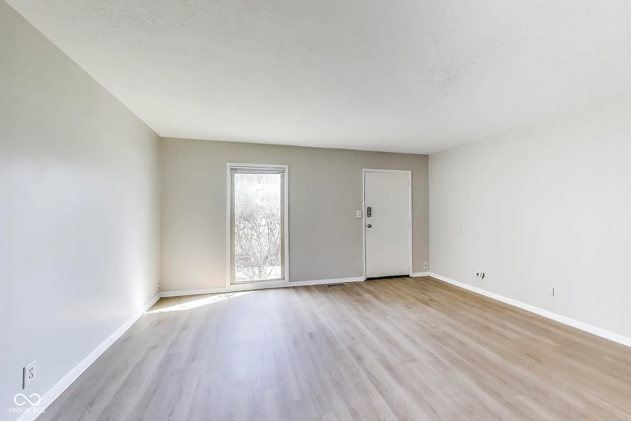 Indianapolis, Indiana 46219, United States, 4 Bedrooms Bedrooms, ,2 BathroomsBathrooms,Residential,Active,96879