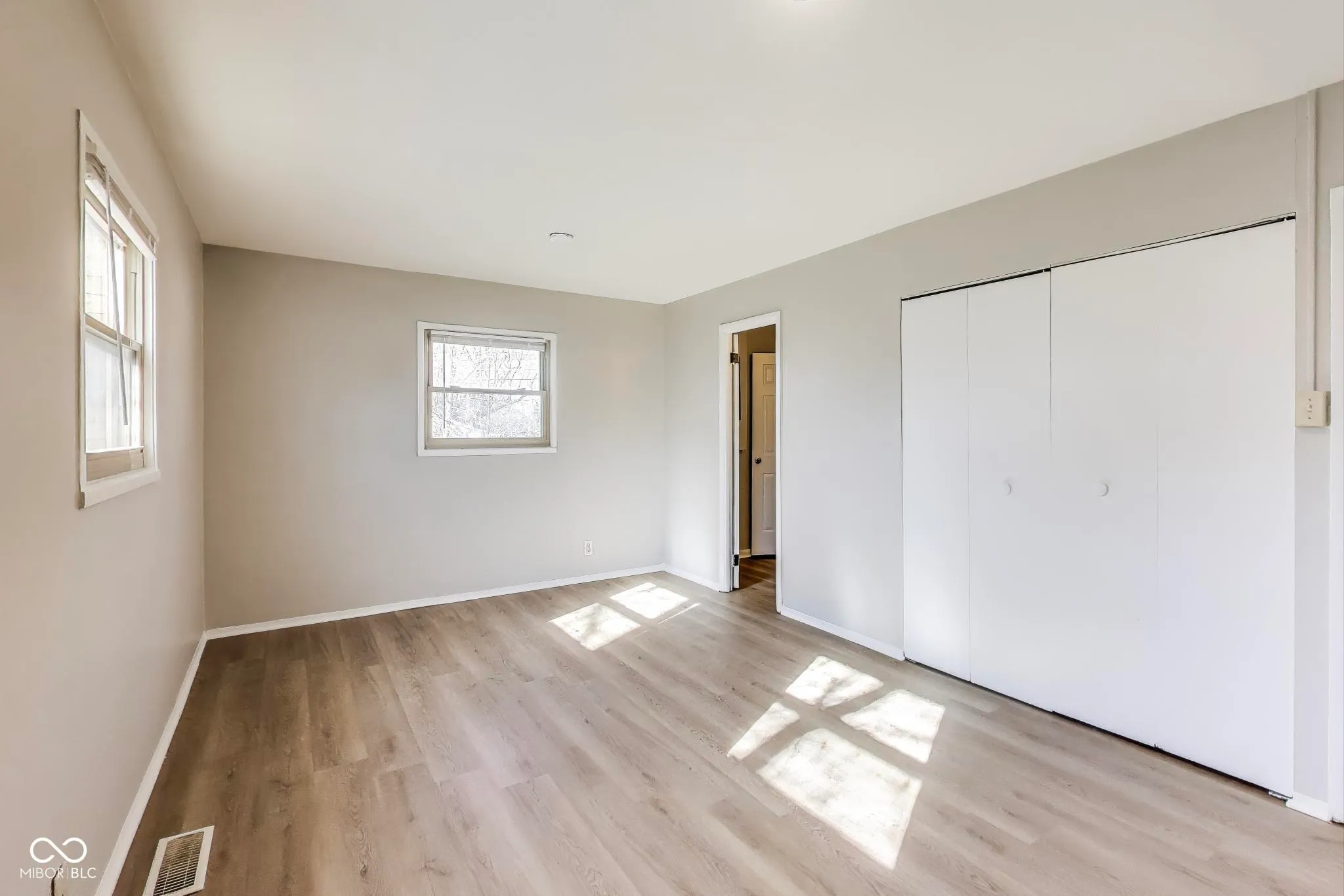 Indianapolis, Indiana 46219, United States, 4 Bedrooms Bedrooms, ,2 BathroomsBathrooms,Residential,Active,96879