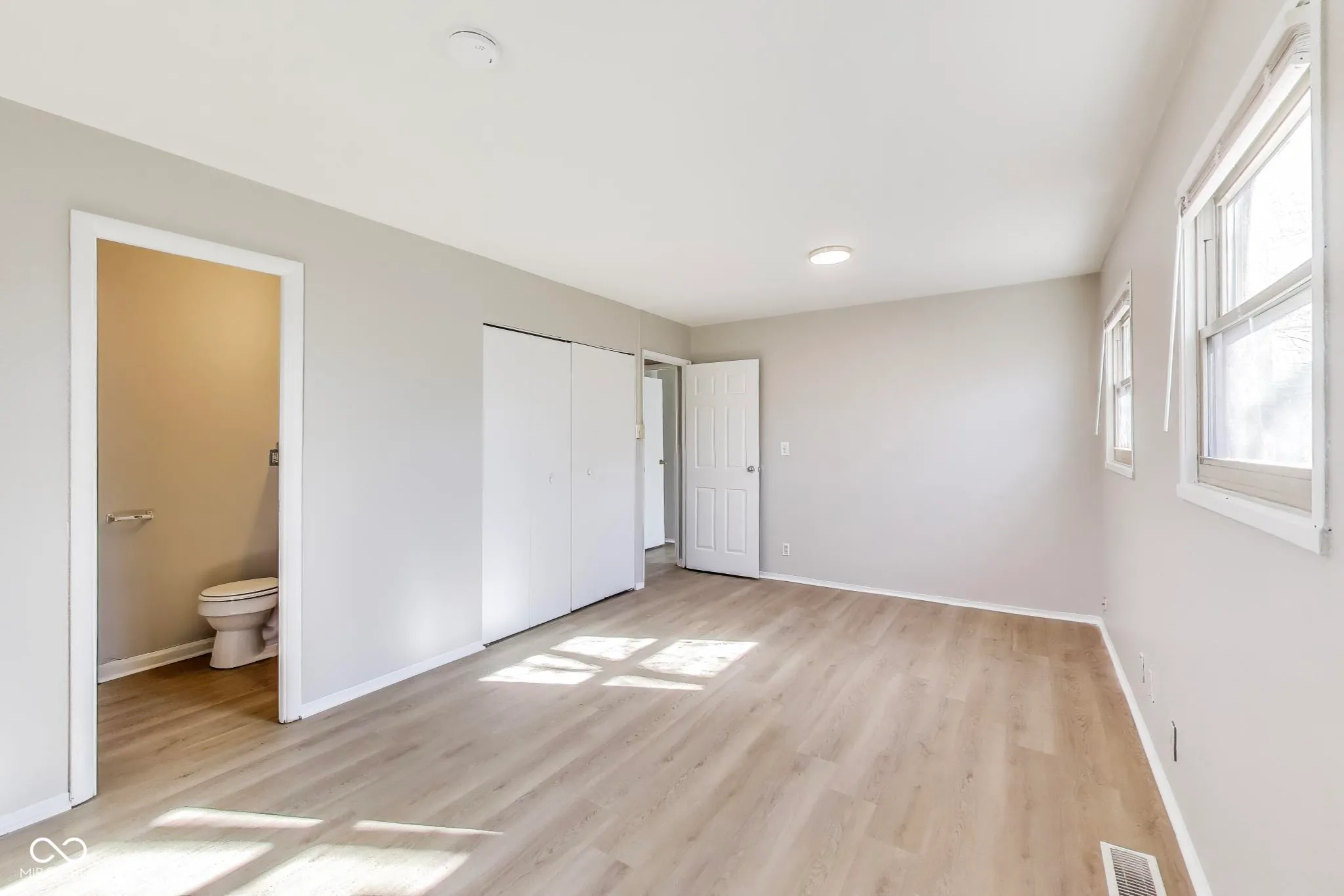 Indianapolis, Indiana 46219, United States, 4 Bedrooms Bedrooms, ,2 BathroomsBathrooms,Residential,Active,96879