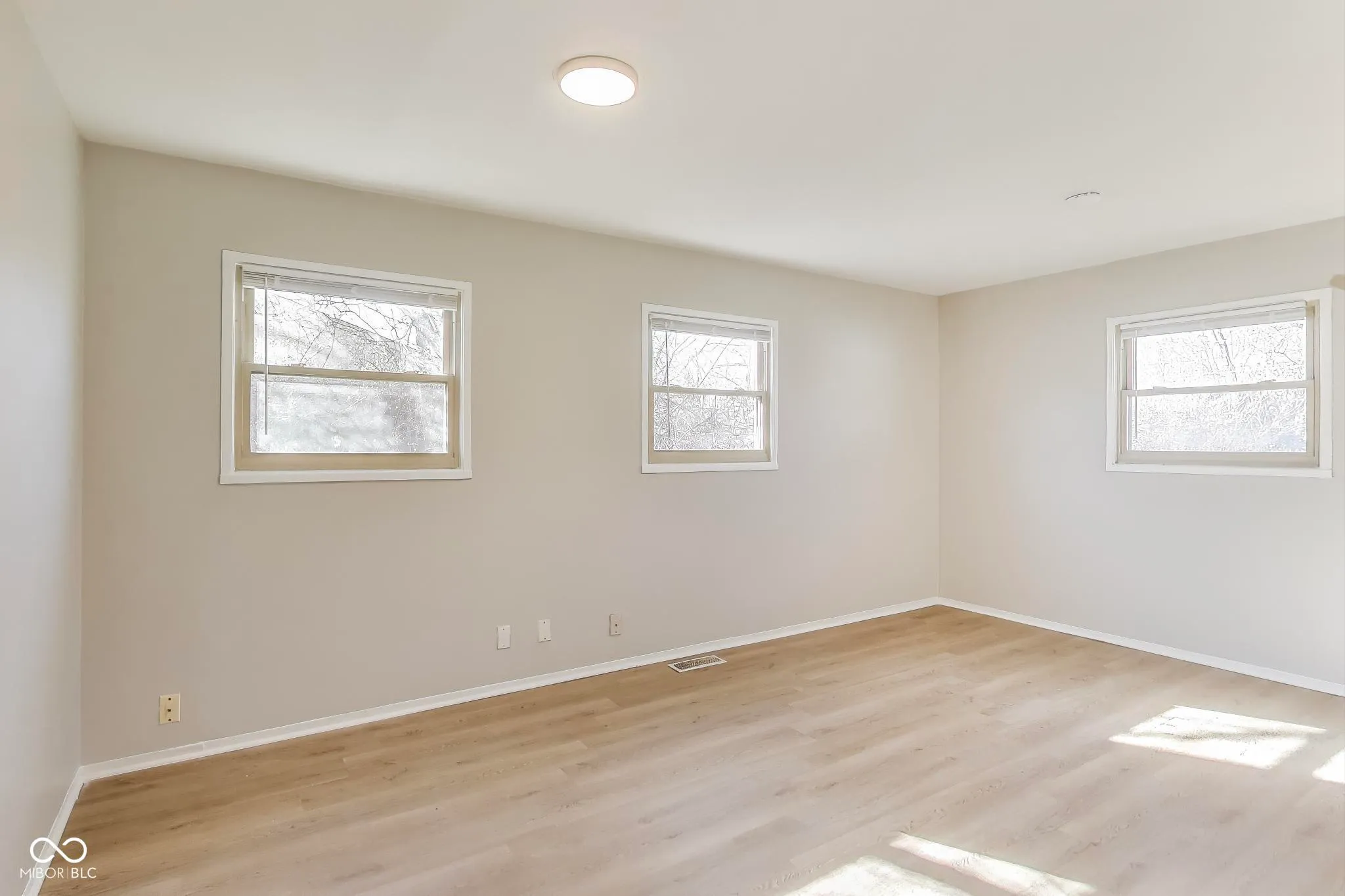 Indianapolis, Indiana 46219, United States, 4 Bedrooms Bedrooms, ,2 BathroomsBathrooms,Residential,Active,96879