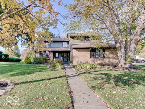 Photo of 10214 Swiftsail Lane, Indianapolis, IN 46256 (MLS # 22069112)