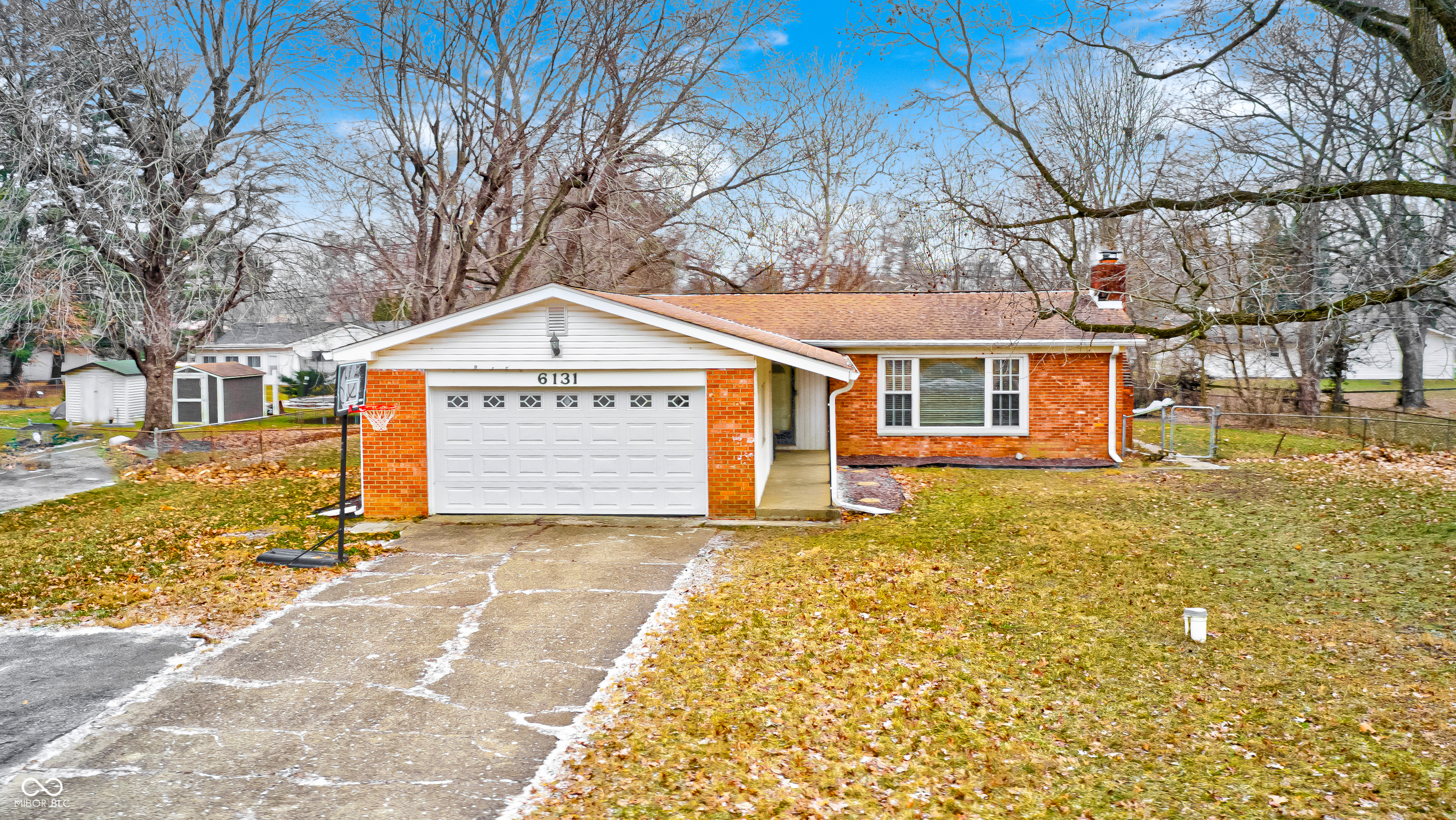 6131 Broadmoor Plaza