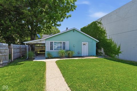 Photo of 1529 Kennington Street, Indianapolis, IN 46225 (MLS # 22105954)