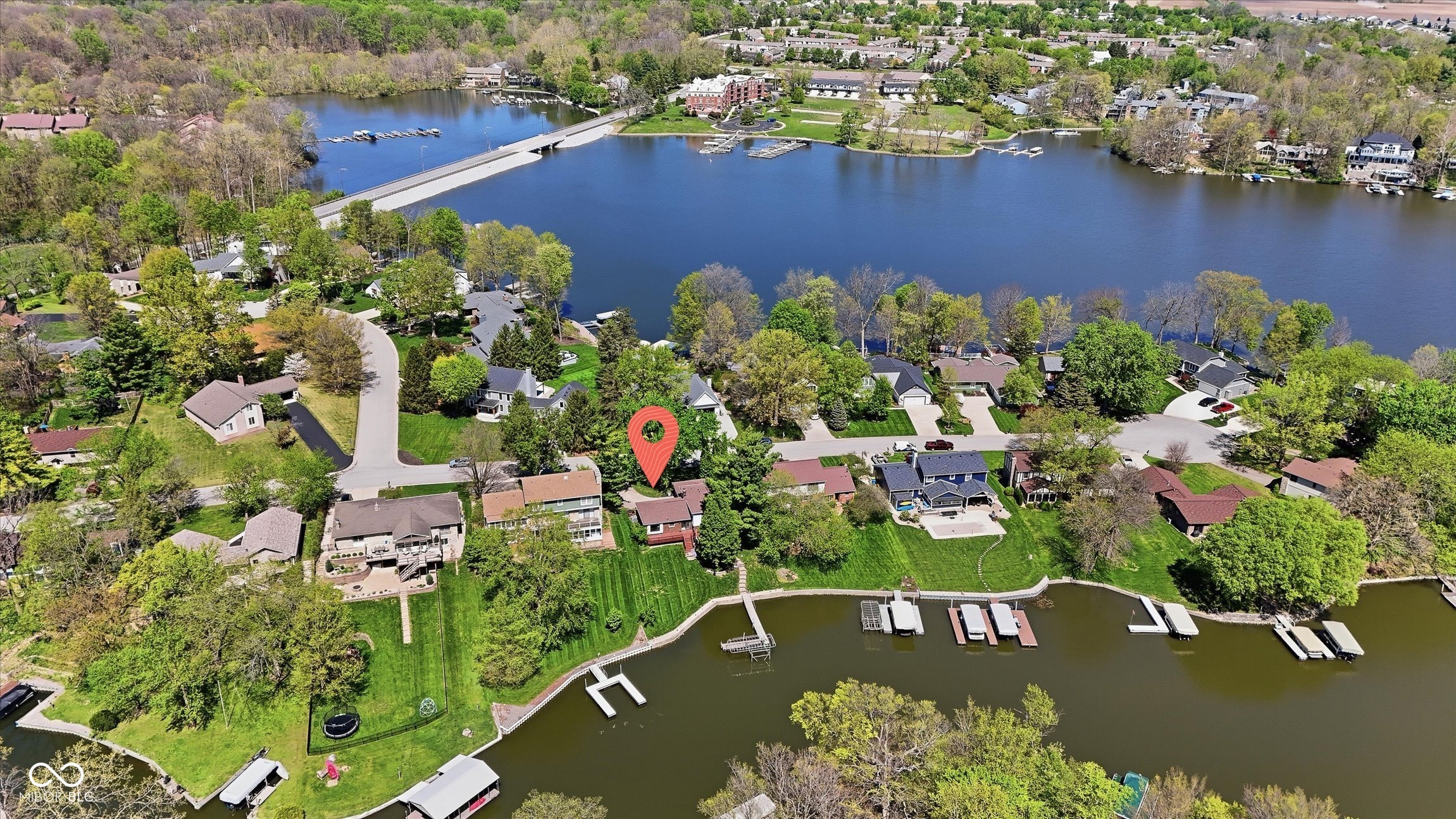 2427 Hawthorn Place