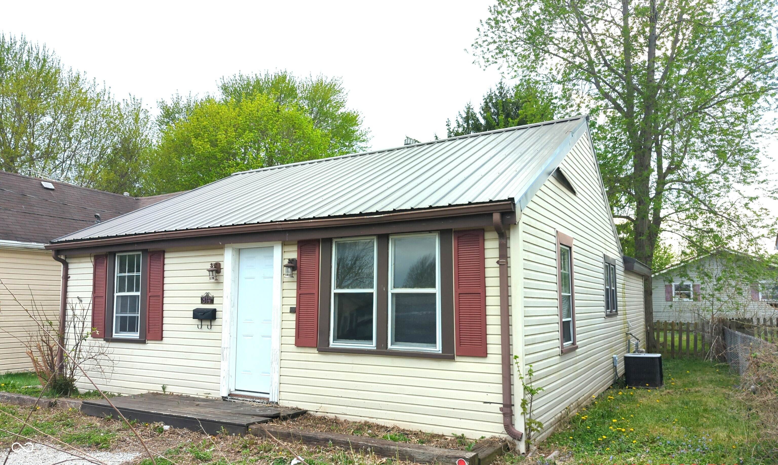 814 N West Street