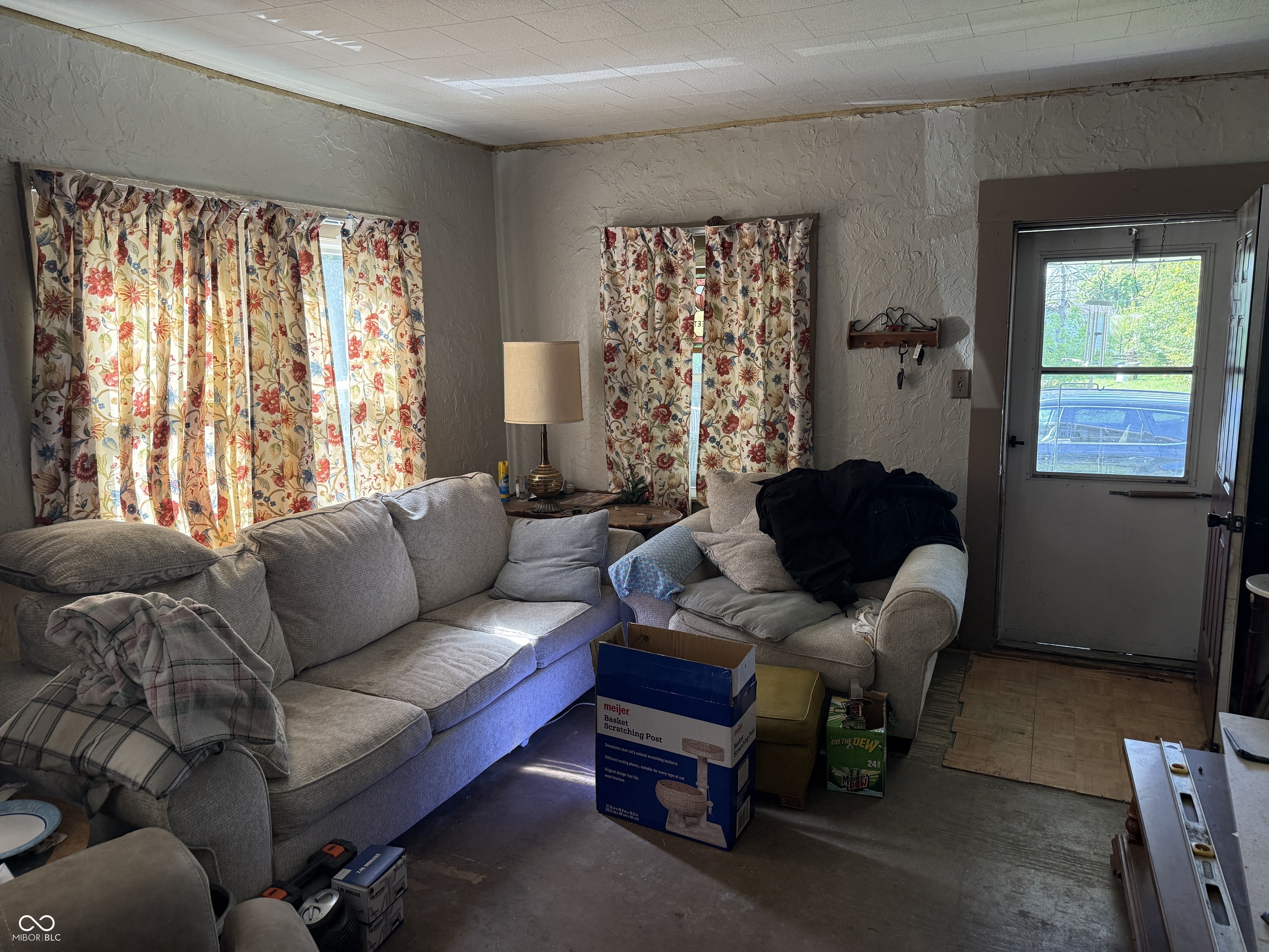 1132 Manor Court