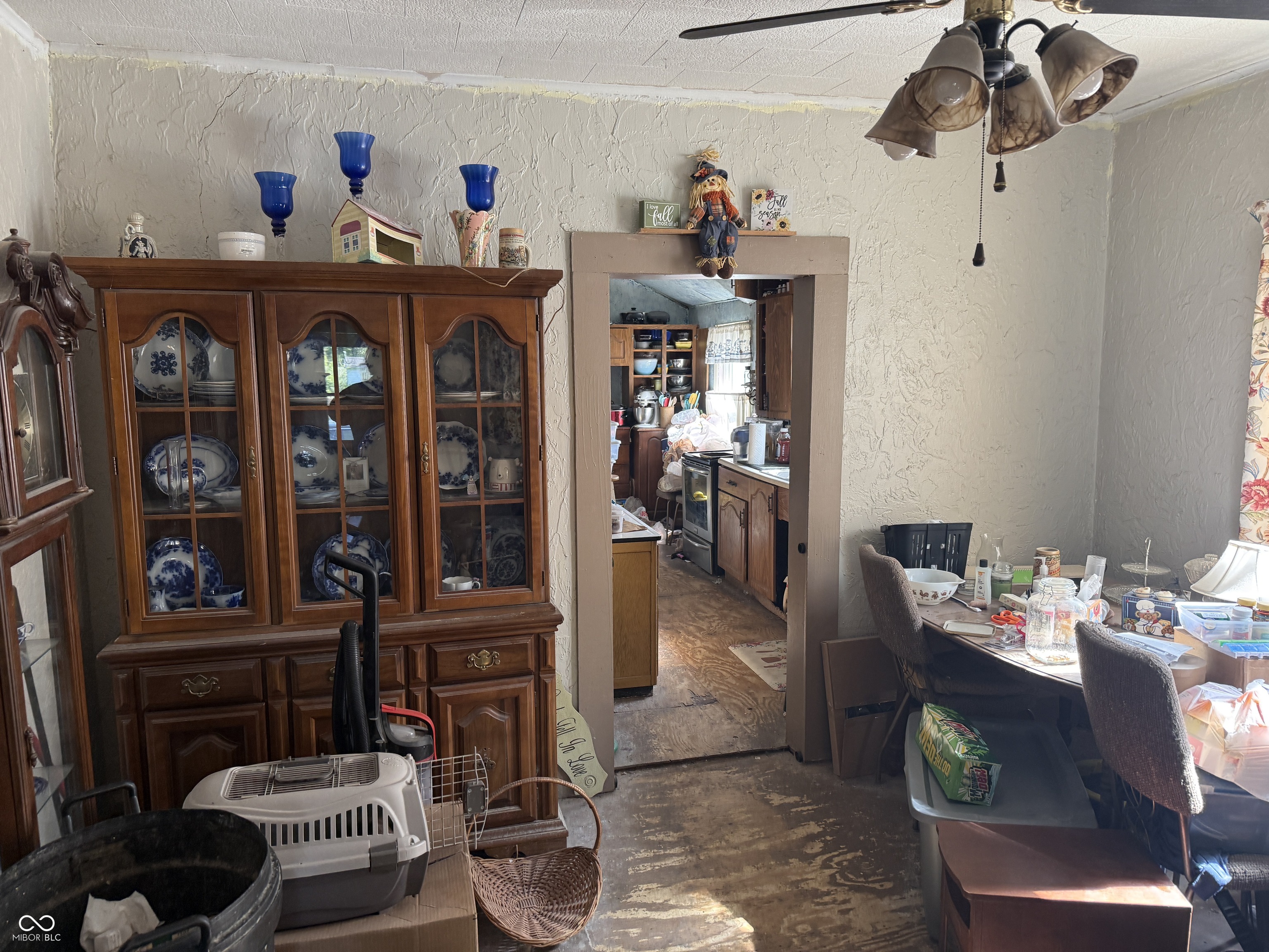 1132 Manor Court