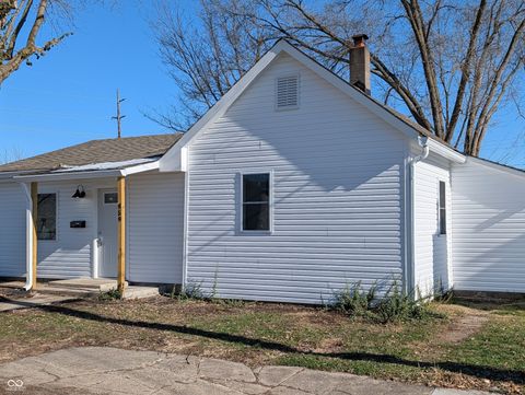 Photo of 459 N Elliott Avenue, Martinsville, IN 46151 (MLS # 22076269)