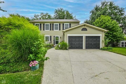 Photo of 909 Farmview Lane, Carmel, IN 46032 (MLS # 22123526)