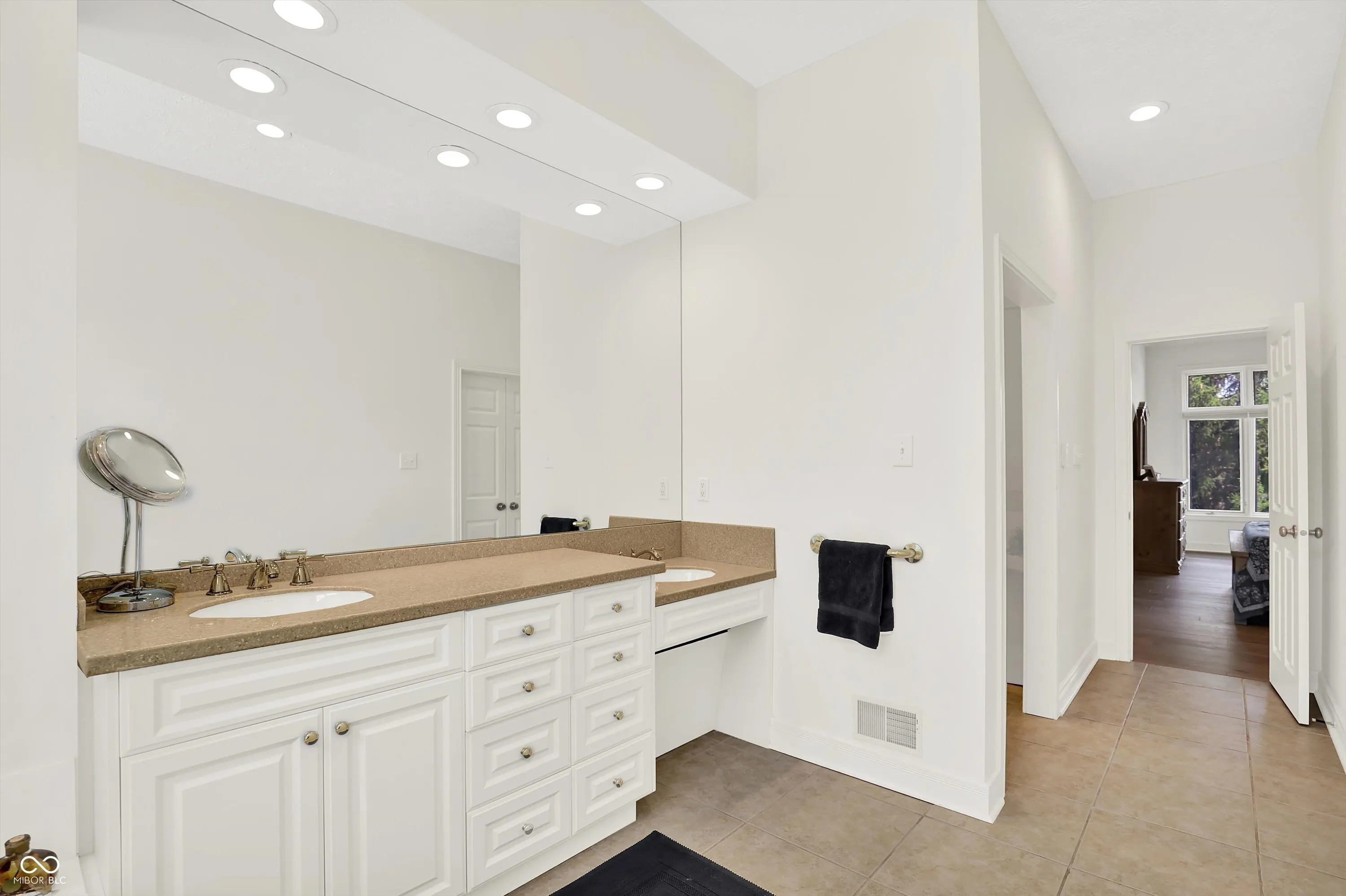 Fishers, Indiana 46037, United States, 3 Bedrooms Bedrooms, ,3 BathroomsBathrooms,Residential,Pending,163254