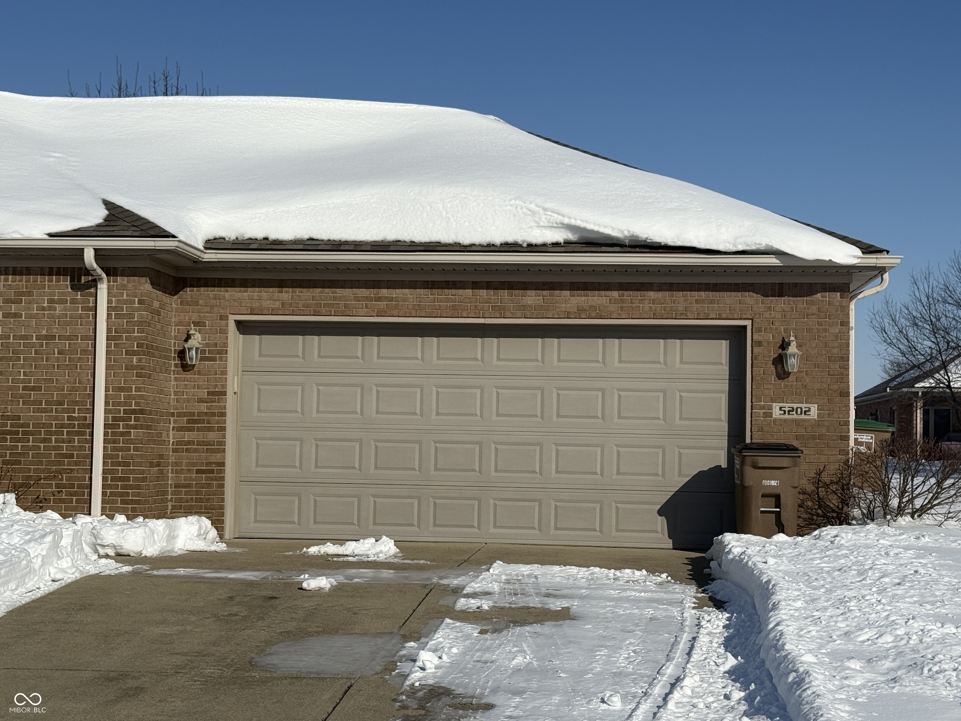 5202 E Harvard Court