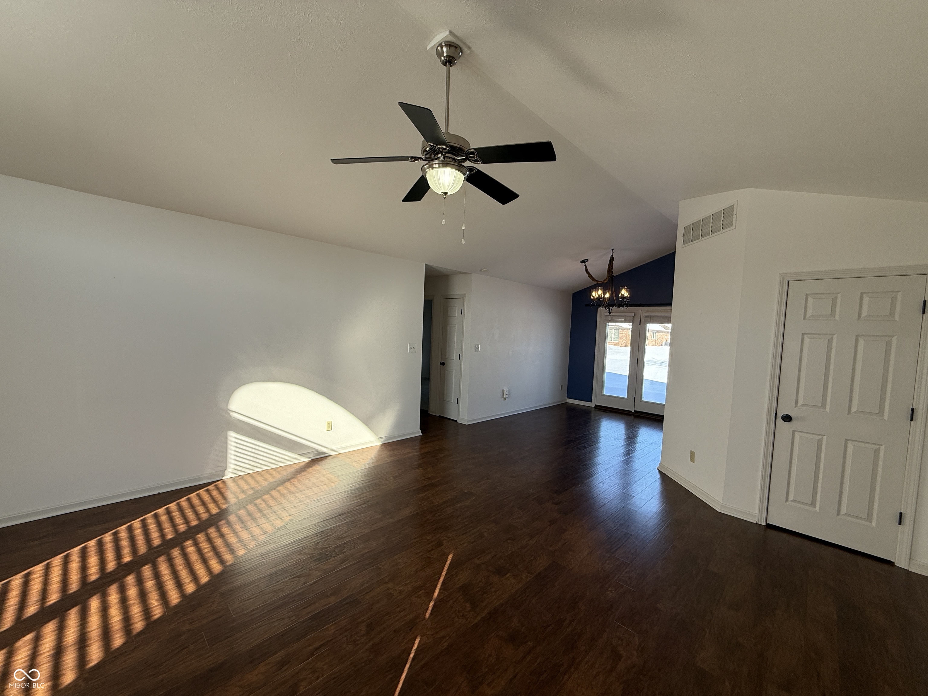 5202 E Harvard Court